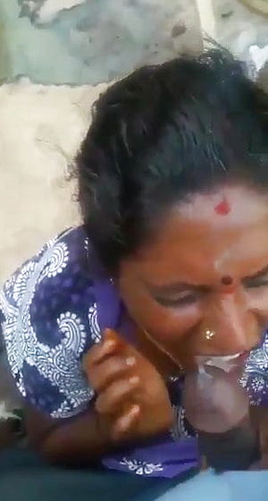 Tamil Mature older Mommy deep throating her sons in law mate - Jism in throat