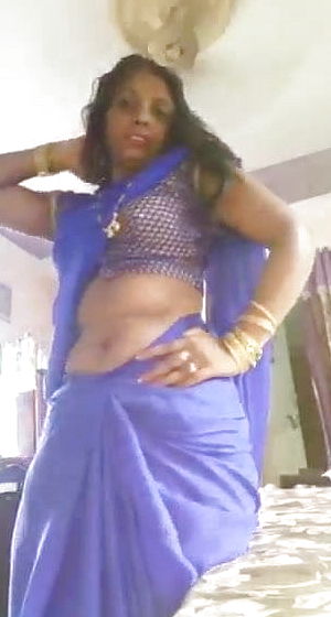 Indian <em>Aunty</em> web cam showcase