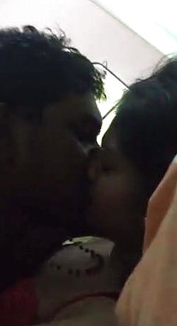 South Indian female smooching and suck off bf039;s pink cigar