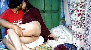 Indian duo has hook up in the homemade unexperienced act