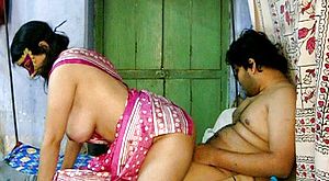 Indian model Savita is poking in her bum