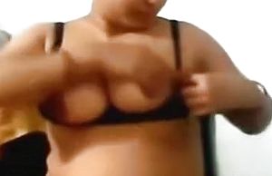 Desi bap pantoons aunty nude her breasty body on web camera