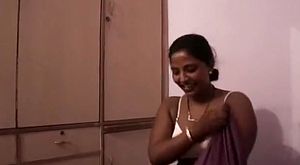 <em>Indian Aunty</em> Fingers Her Tasty Crack